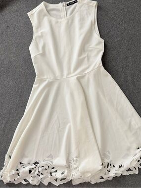 White Sleeveless Fit & Flare Dress Floral Cutout Hem women small clean beauty